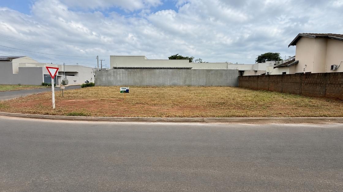 TERRENO DE ESQUINA DA AV. HENRIQUE PASMANIK